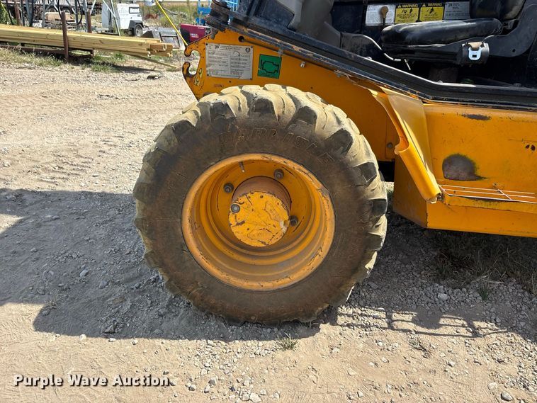 image for item ER3298 1999 JCB 520-50 telehandler