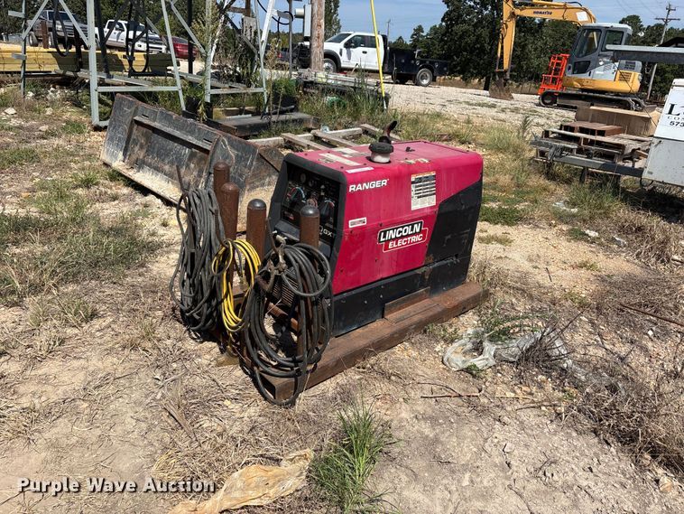 Lincoln Electric Ranger 250 GXT welder