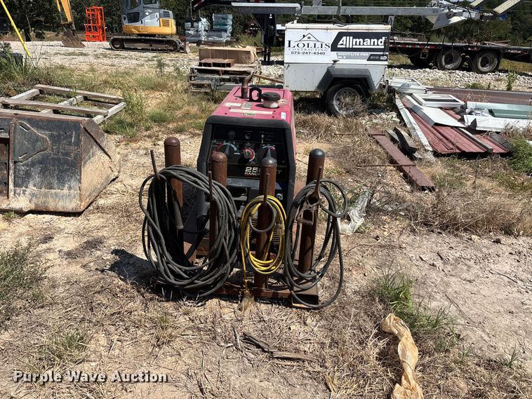 image for item ER3299 Lincoln Electric Ranger 250 GXT welder