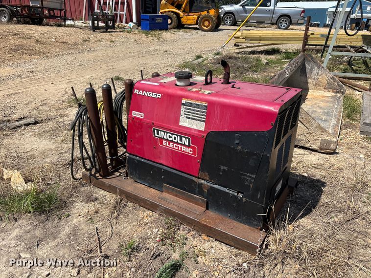 image for item ER3299 Lincoln Electric Ranger 250 GXT welder
