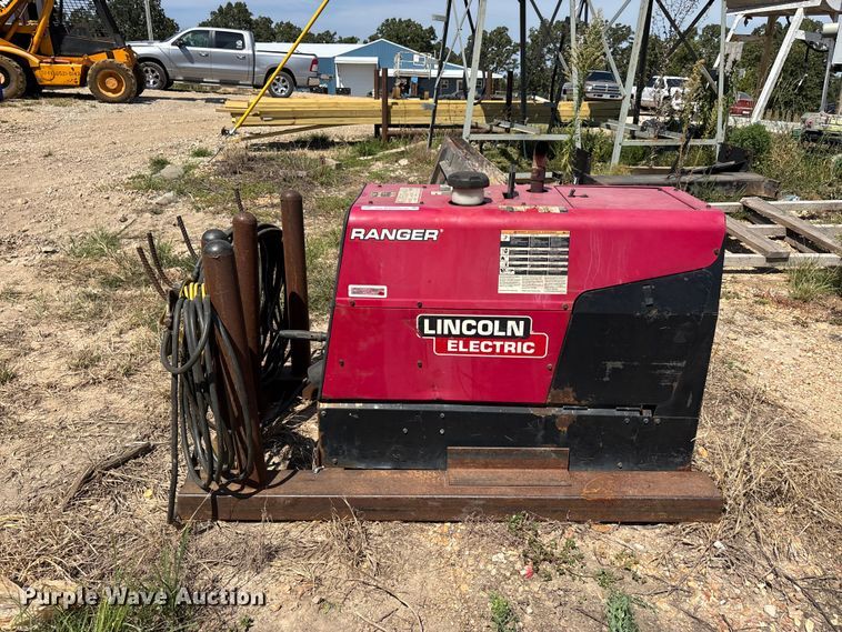 image for item ER3299 Lincoln Electric Ranger 250 GXT welder
