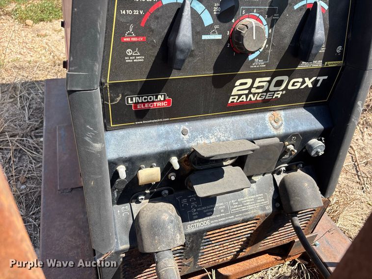 image for item ER3299 Lincoln Electric Ranger 250 GXT welder