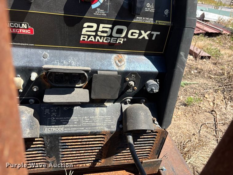 image for item ER3299 Lincoln Electric Ranger 250 GXT welder