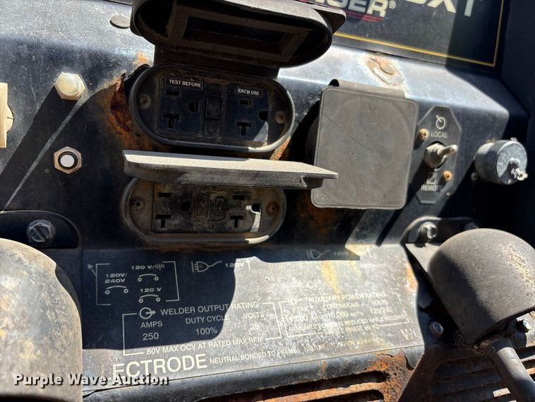 image for item ER3299 Lincoln Electric Ranger 250 GXT welder