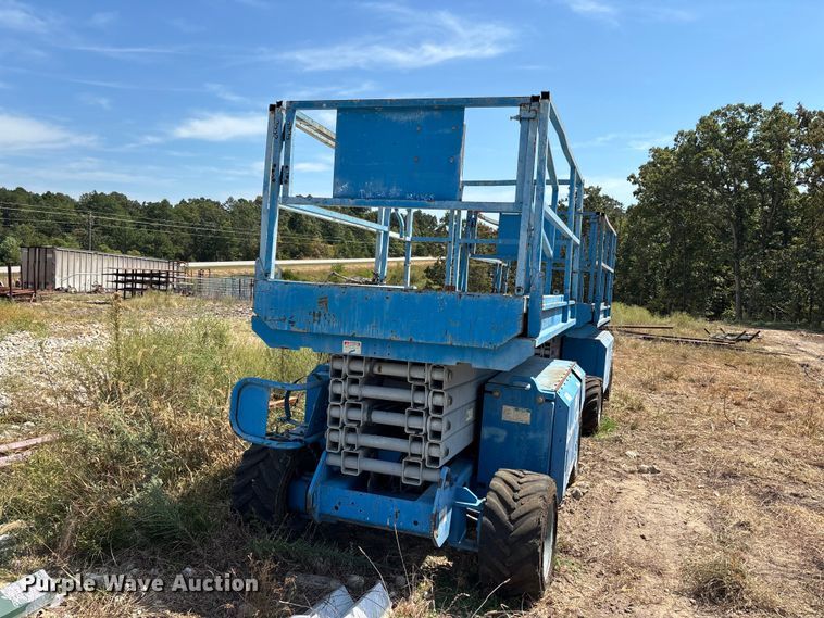 image for item ER3300 2001 Genie GS 3268 scissor lift