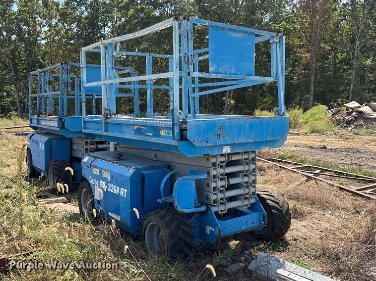 image for item ER3300 2001 Genie GS 3268 scissor lift