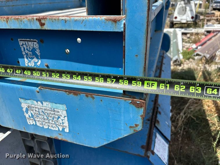 image for item ER3300 2001 Genie GS 3268 scissor lift