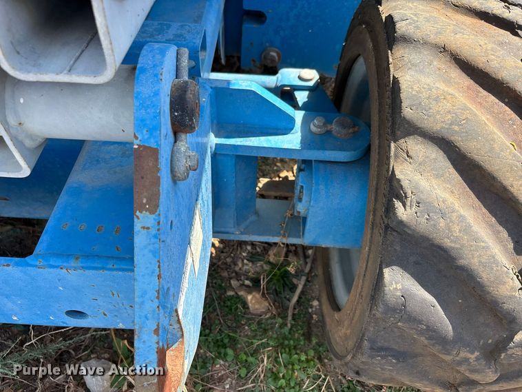 image for item ER3300 2001 Genie GS 3268 scissor lift