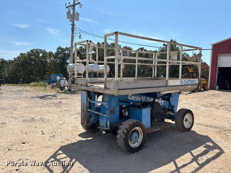 image for item ER3303 1989 Genie V2470CP scissor lift