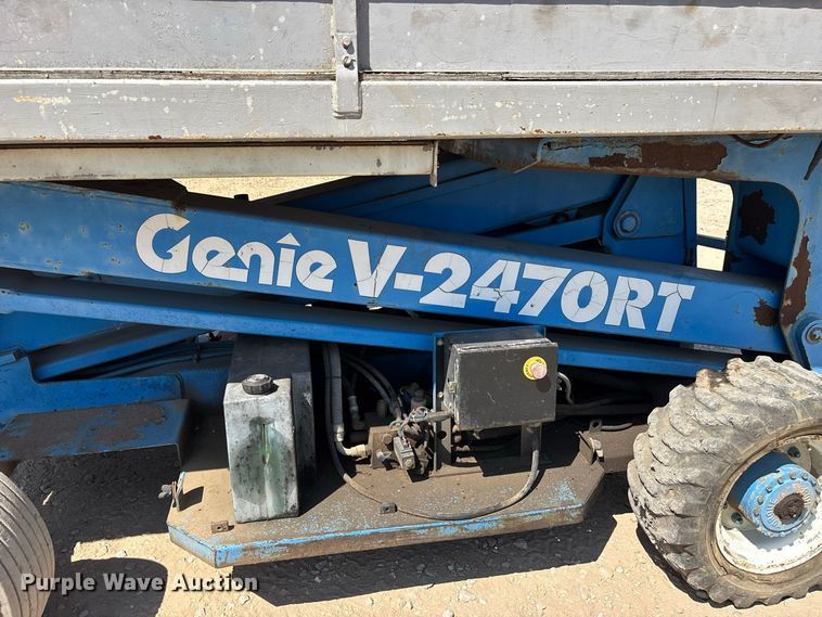 image for item ER3303 1989 Genie V2470CP scissor lift