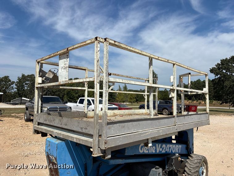 image for item ER3303 1989 Genie V2470CP scissor lift