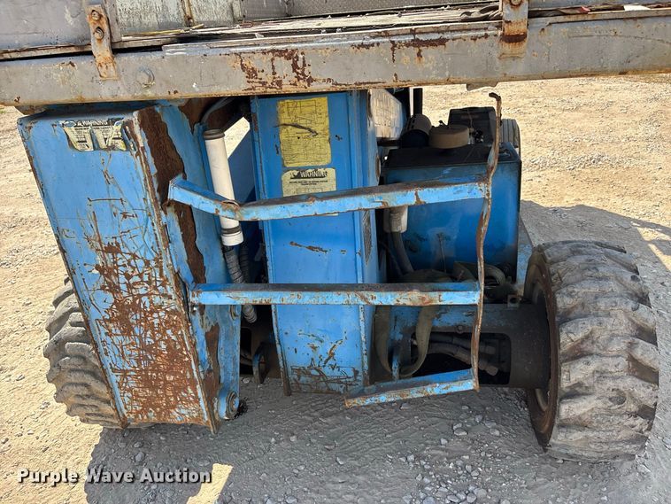 image for item ER3303 1989 Genie V2470CP scissor lift