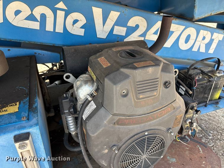 image for item ER3303 1989 Genie V2470CP scissor lift