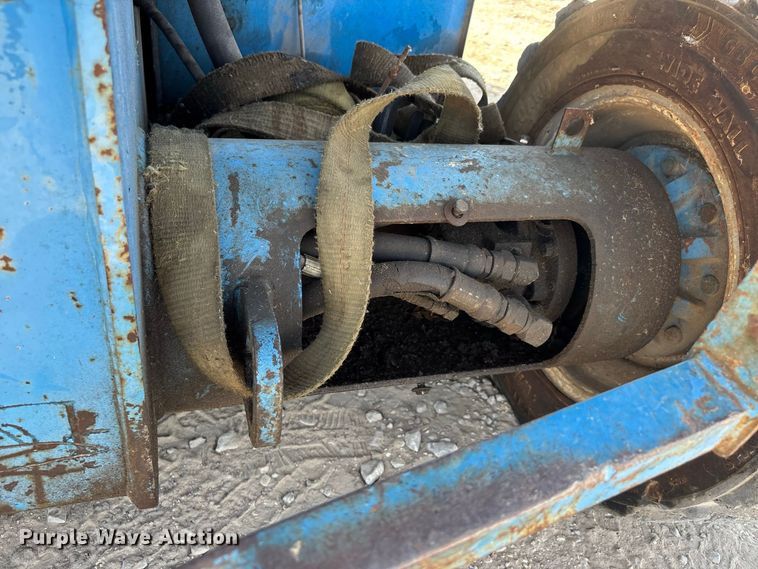 image for item ER3303 1989 Genie V2470CP scissor lift
