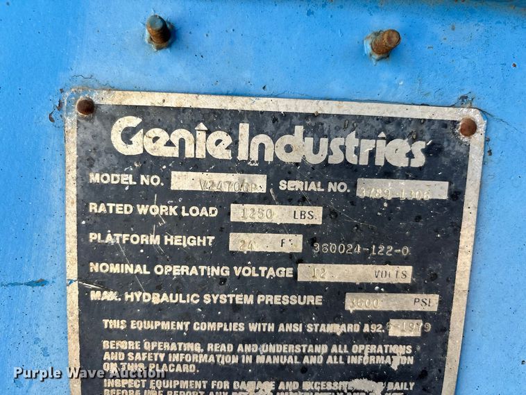 image for item ER3303 1989 Genie V2470CP scissor lift