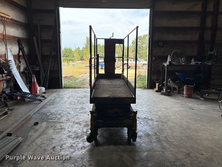 image for item ER3304 Heff-T-Herman 125BSP scissor lift