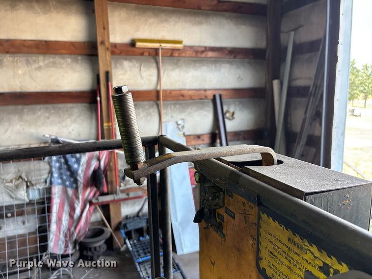 image for item ER3304 Heff-T-Herman 125BSP scissor lift
