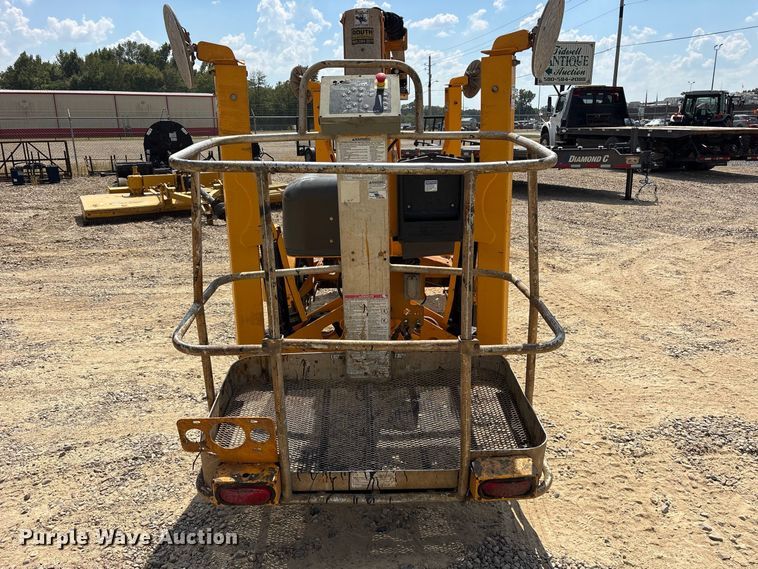 image for item ES8104 2018 Haulotte 4527A boom lift