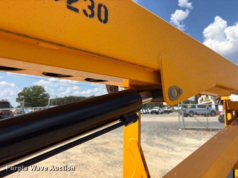 image for item ES8104 2018 Haulotte 4527A boom lift