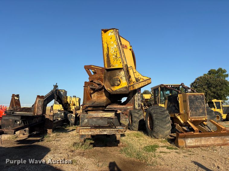 image for item ES8111 2016 Tigercat 250D log loader