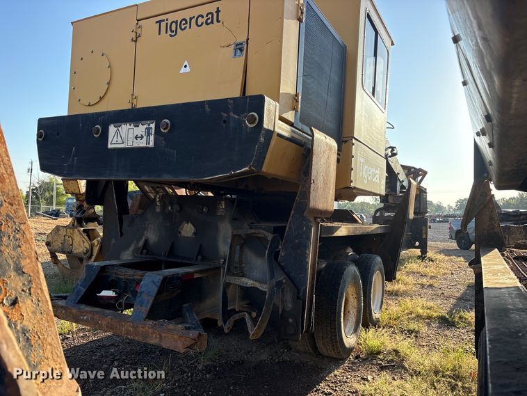 image for item ES8111 2016 Tigercat 250D log loader