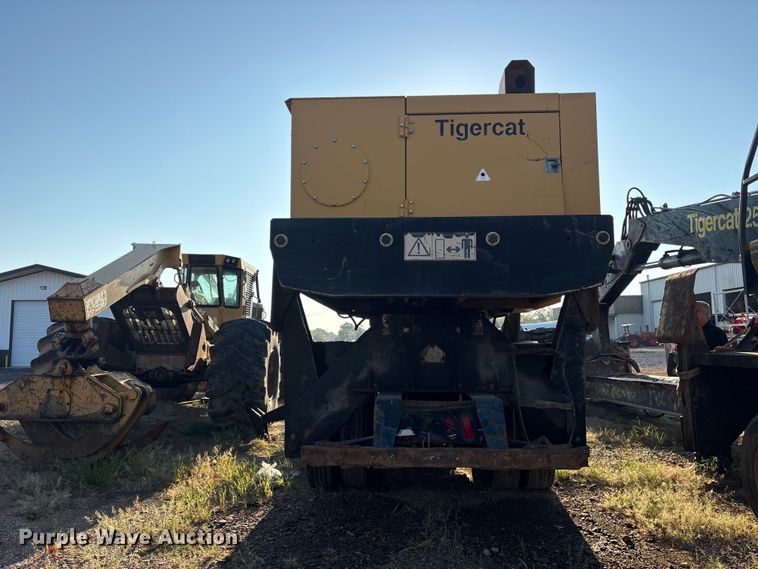 image for item ES8111 2016 Tigercat 250D log loader