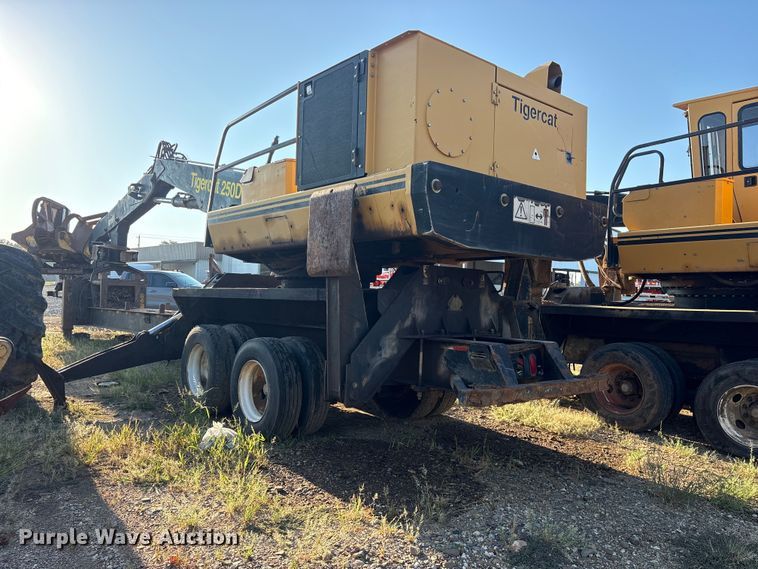 image for item ES8111 2016 Tigercat 250D log loader