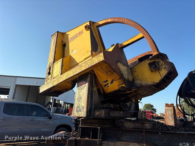 image for item ES8111 2016 Tigercat 250D log loader