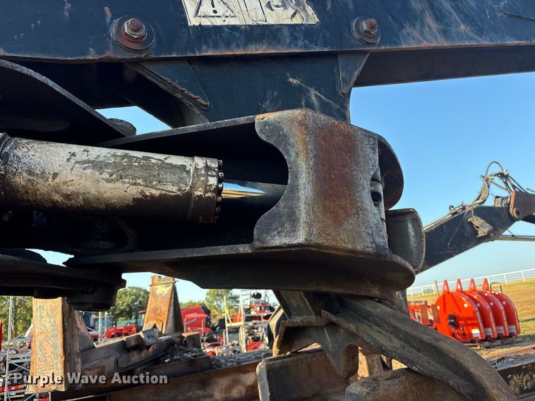 image for item ES8111 2016 Tigercat 250D log loader