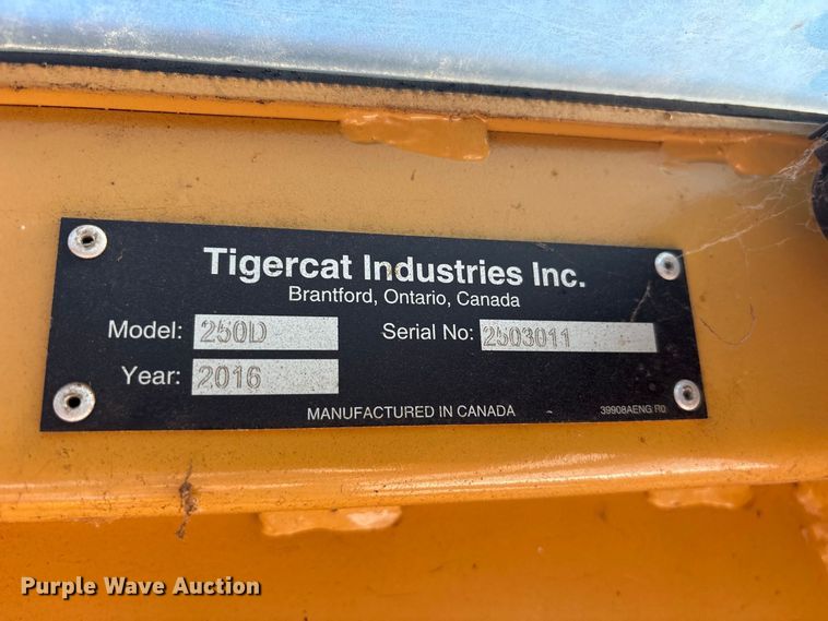 image for item ES8111 2016 Tigercat 250D log loader