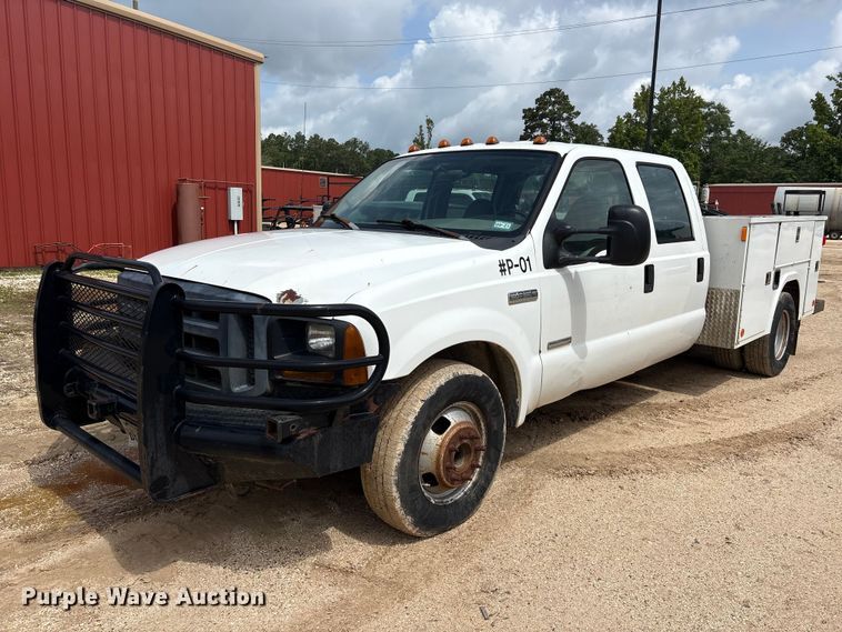 2006 Ford F350 Super Duty Crew Cab utility bed pickup truck