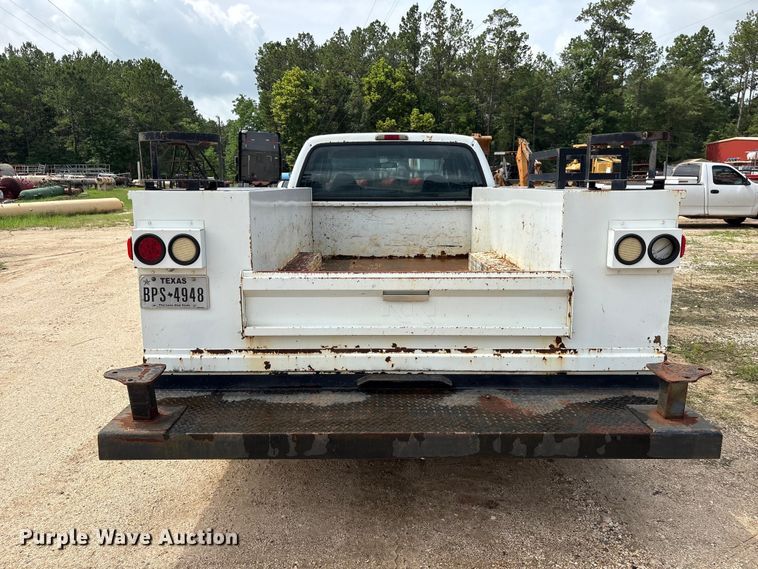 image for item EU0688 2006 Ford F350 Super Duty Crew Cab utility bed pickup truck