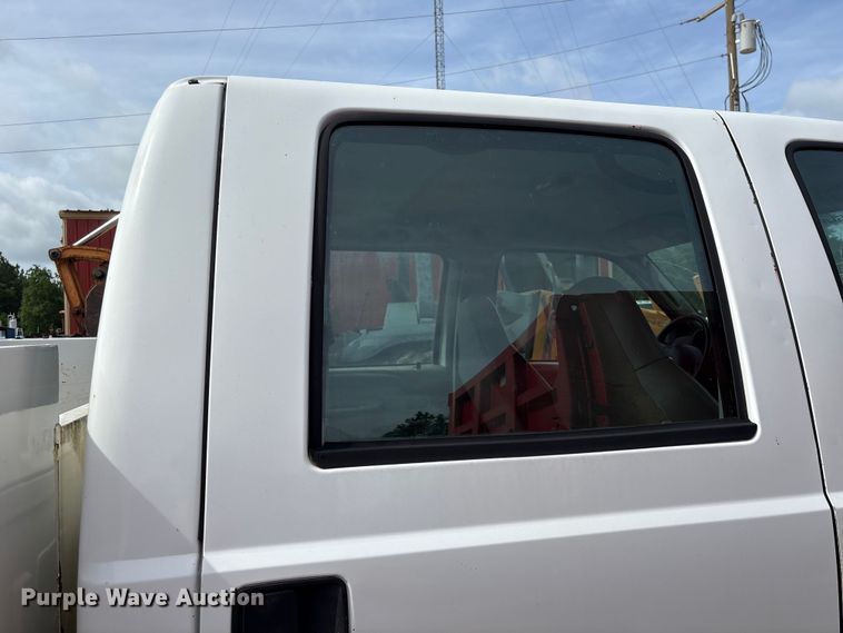 image for item EU0688 2006 Ford F350 Super Duty Crew Cab utility bed pickup truck