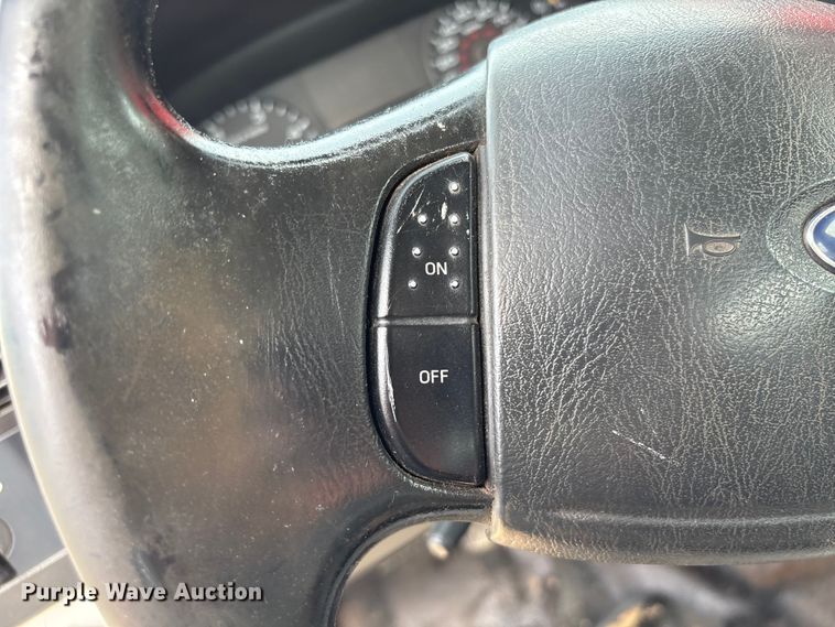 image for item EU0688 2006 Ford F350 Super Duty Crew Cab utility bed pickup truck