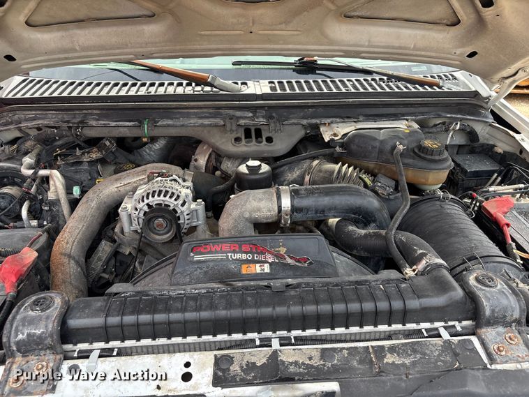 image for item EU0688 2006 Ford F350 Super Duty Crew Cab utility bed pickup truck