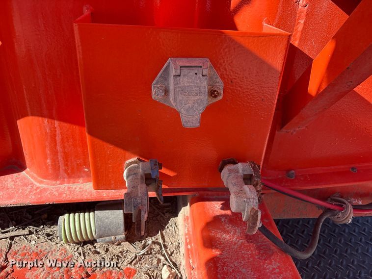 image for item EU4764 2011 Dragon frac tank trailer