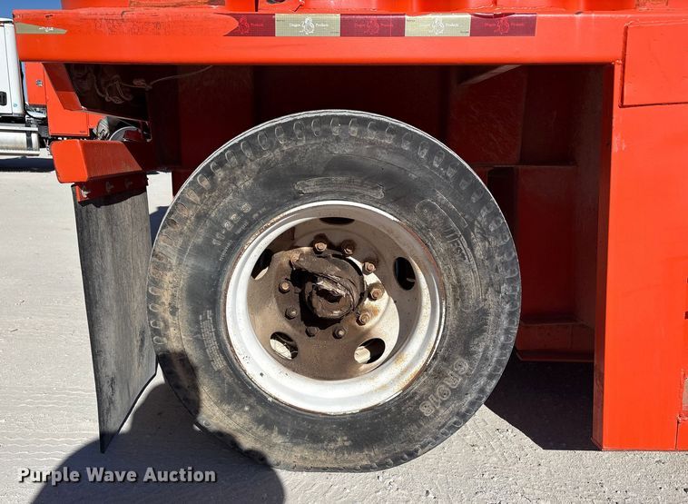 image for item EU4764 2011 Dragon frac tank trailer