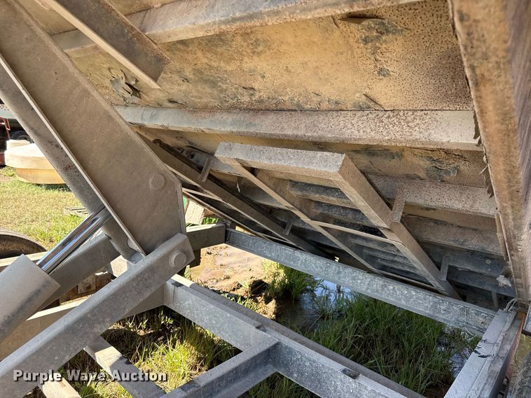 image for item EV6188 2015 PJ D7142 dump trailer