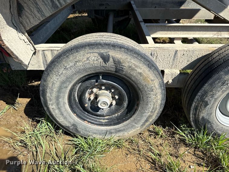 image for item EV6188 2015 PJ D7142 dump trailer