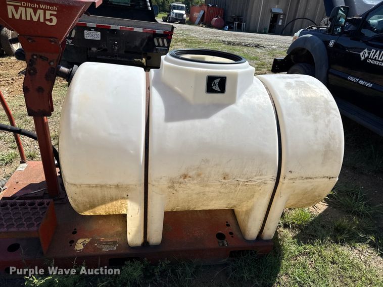 image for item EV6190 Ditch Witch MM5 fluid mixing tank