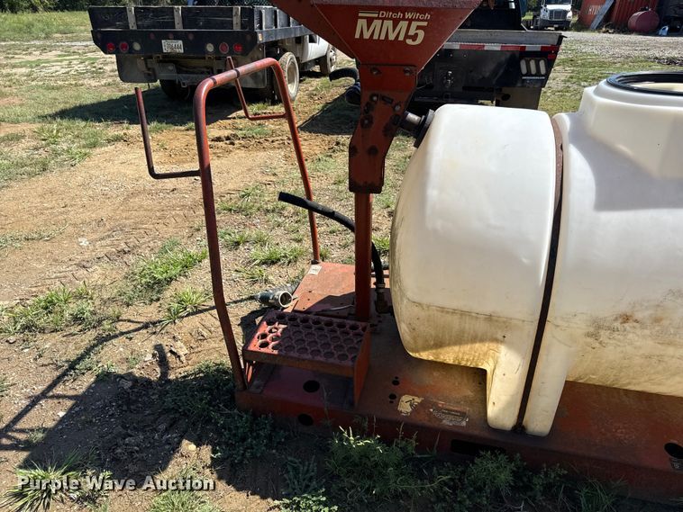 image for item EV6190 Ditch Witch MM5 fluid mixing tank