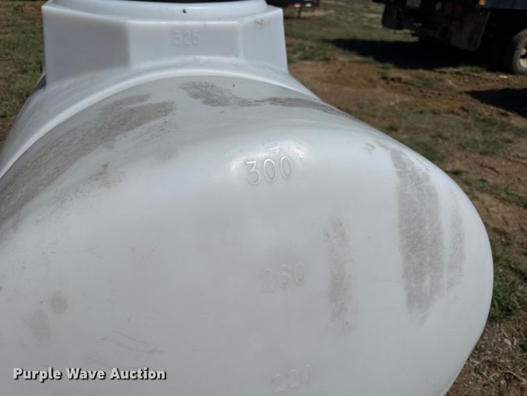 image for item EV6190 Ditch Witch MM5 fluid mixing tank