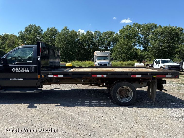 image for item EV6191 2011 Ford F550 Super Duty flatbed truck