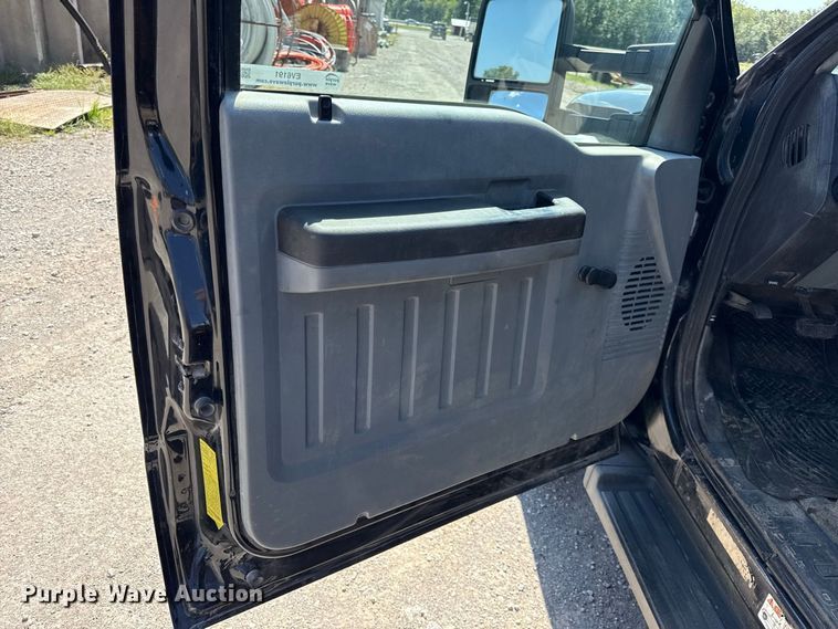 image for item EV6191 2011 Ford F550 Super Duty flatbed truck