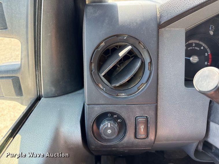 image for item EV6191 2011 Ford F550 Super Duty flatbed truck