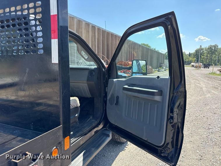 image for item EV6191 2011 Ford F550 Super Duty flatbed truck