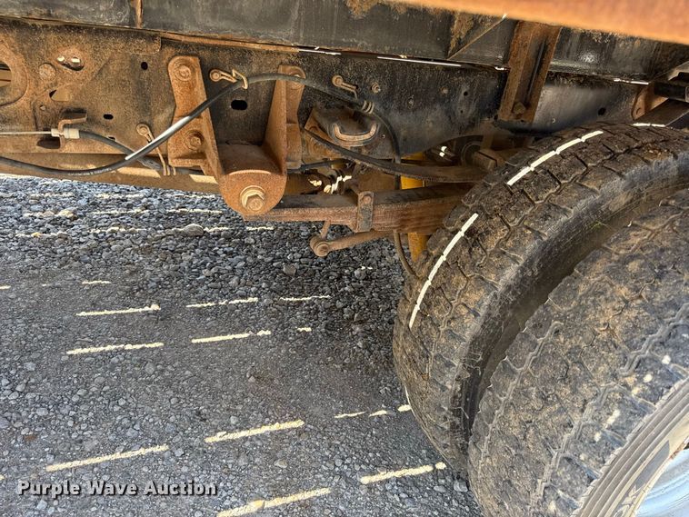 image for item EV6191 2011 Ford F550 Super Duty flatbed truck