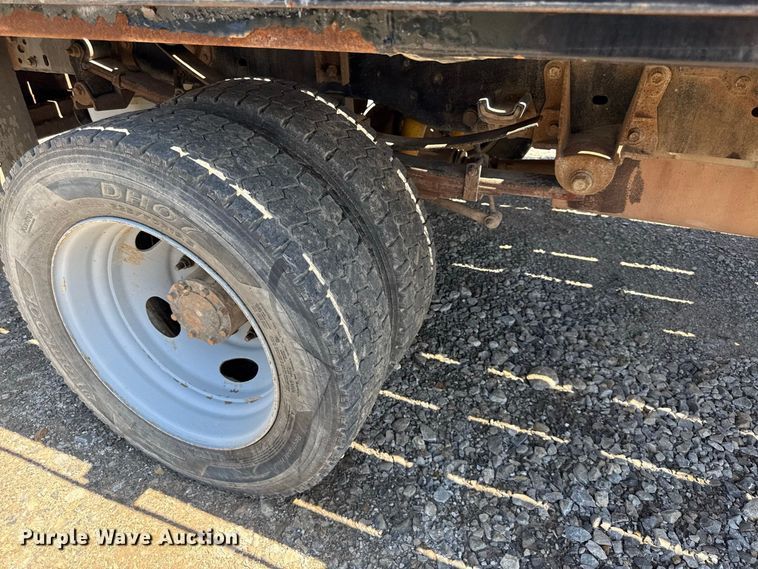 image for item EV6191 2011 Ford F550 Super Duty flatbed truck