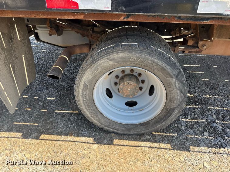 image for item EV6191 2011 Ford F550 Super Duty flatbed truck