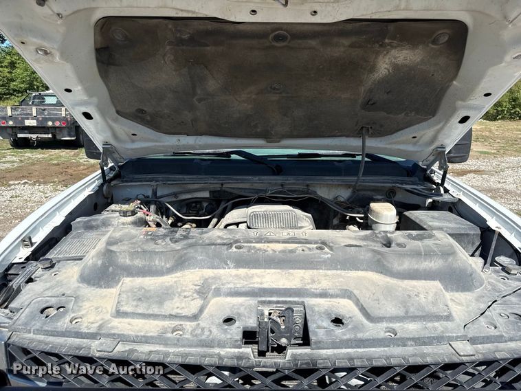 image for item EV6192 2013 Chevrolet Silverado 3500HD Ext. Cab flatbed pickup truck